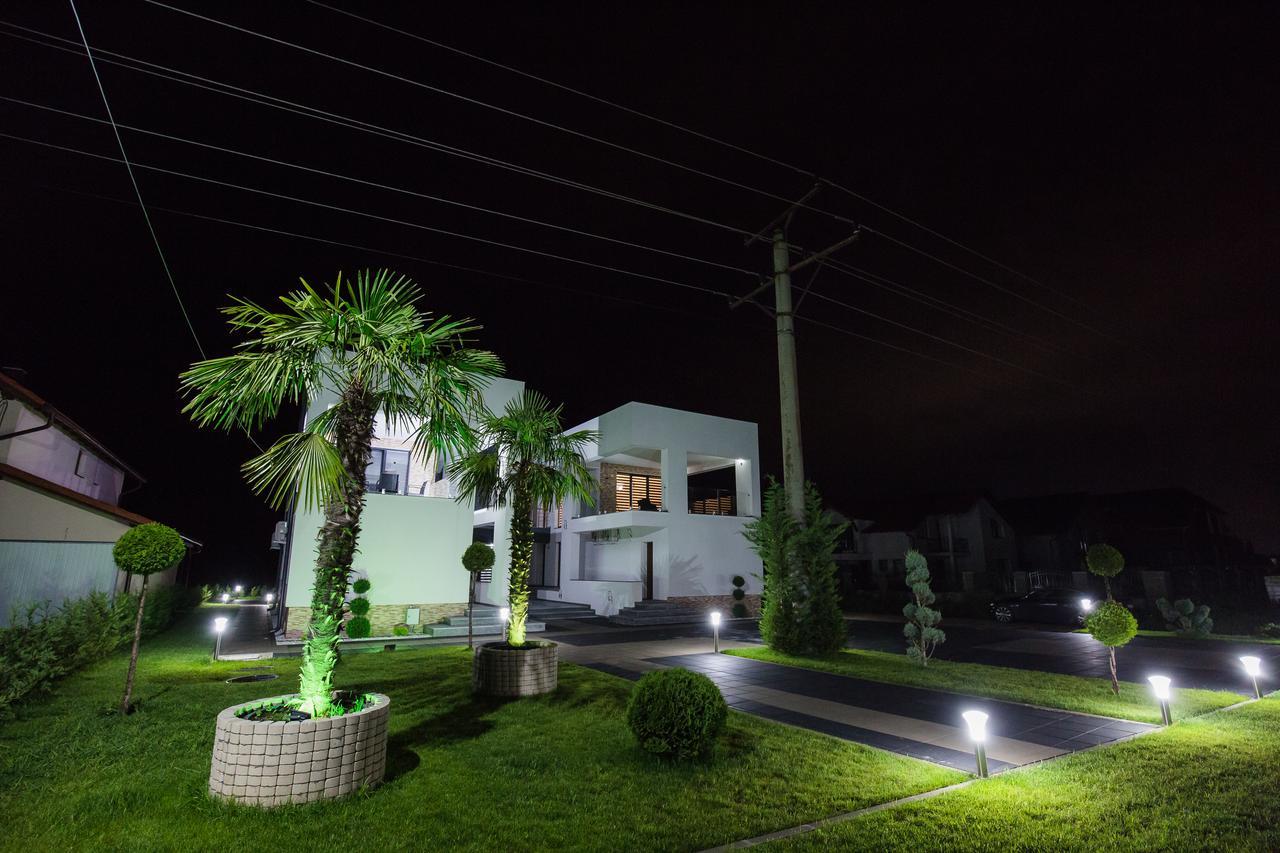 Palm Rezidential Hotel Sebes  Bagian luar foto